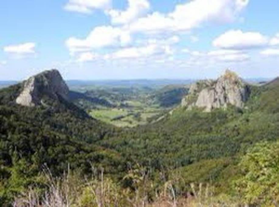 Вілла La Grange De La Gratade Rochefort-Montagne Екстер'єр фото